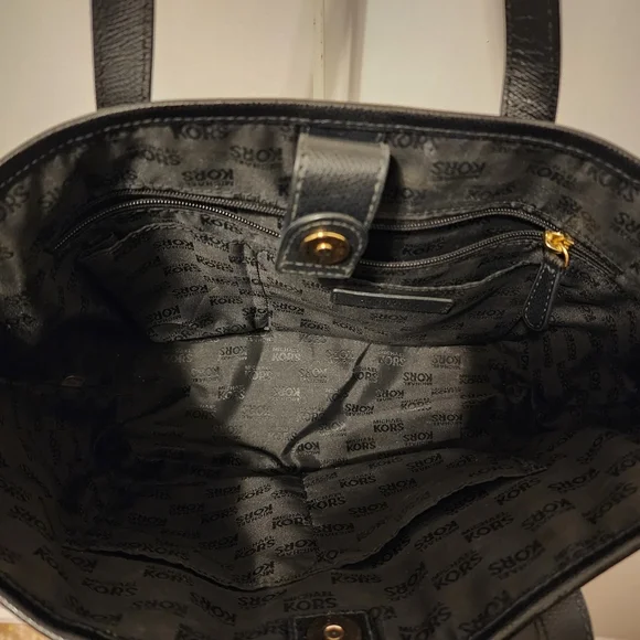 Michael Kors purse handbag - Picture 5 of 9